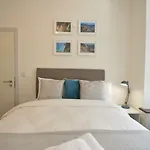 Lexicon House - 4 Bedrooms 3 Bathrooms